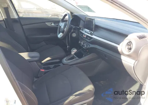 2021 Kia Forte Lxs z USA, uszkodzony, nr VIN 3KPF24AD4ME271024